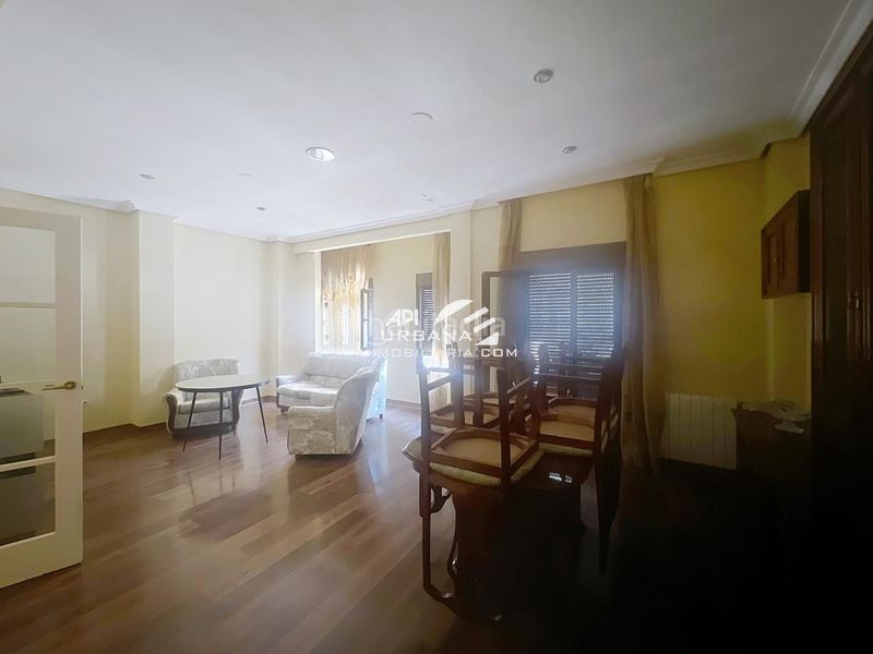 Foto 29bc2a11-4b7e-45d5-8e7e-603835b77c3e. Edifici a Centro Lucena