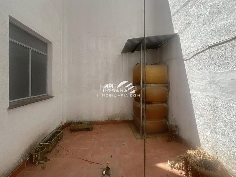 Foto 6c6e9de3-4e01-4a4a-b4d9-c2244406c0d7. Edifici a Centro Lucena