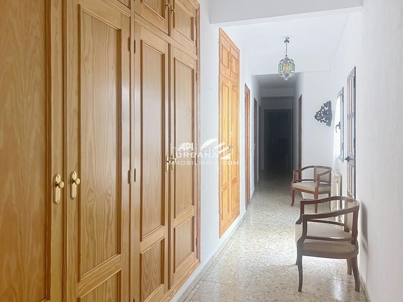 Foto ed964cc9-6e66-4590-8354-d6a67aa7ec99. Edifici a Centro Lucena