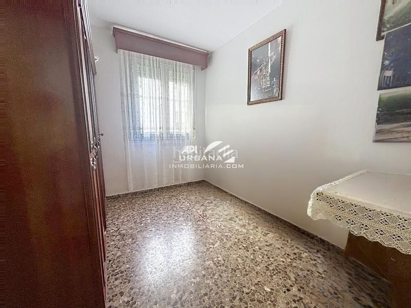 Foto 1e90af08-6bbe-41e7-8f79-b8ebe2d9d078. Planta baixa a Centro Lucena