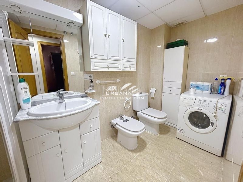 Foto c349b938-c48f-4bc1-be92-6c2c01703a74. Planta baixa a Centro Lucena