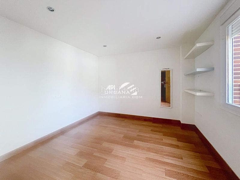 Foto a602d647-a656-42f2-aa21-5b65e10987c0. Casa amb piscina a jardín Lucena Lucena