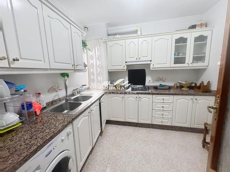 Foto f9cdd0e6-f1e4-47b0-98b1-94c28174cd7d. Pis a Centro Lucena
