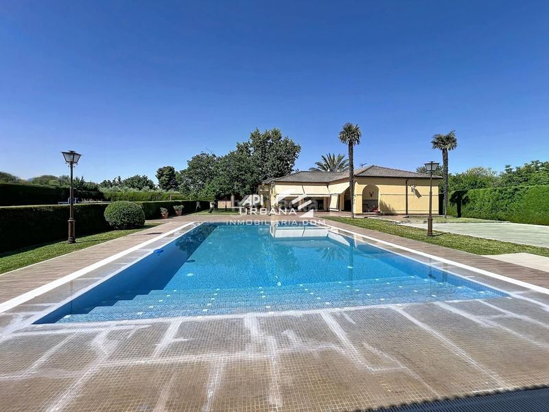 Foto 246005ca-5004-4c92-9fd8-f127d7f39e28. Casa amb piscina a San Francisco Lucena
