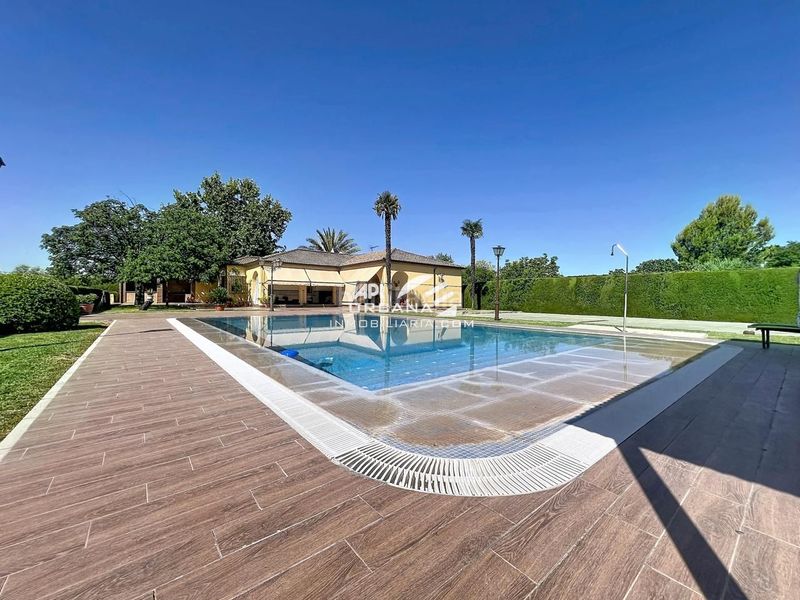 Foto 7c9f5f56-780f-4bf1-af44-60e4361d280d. Casa amb piscina a San Francisco Lucena