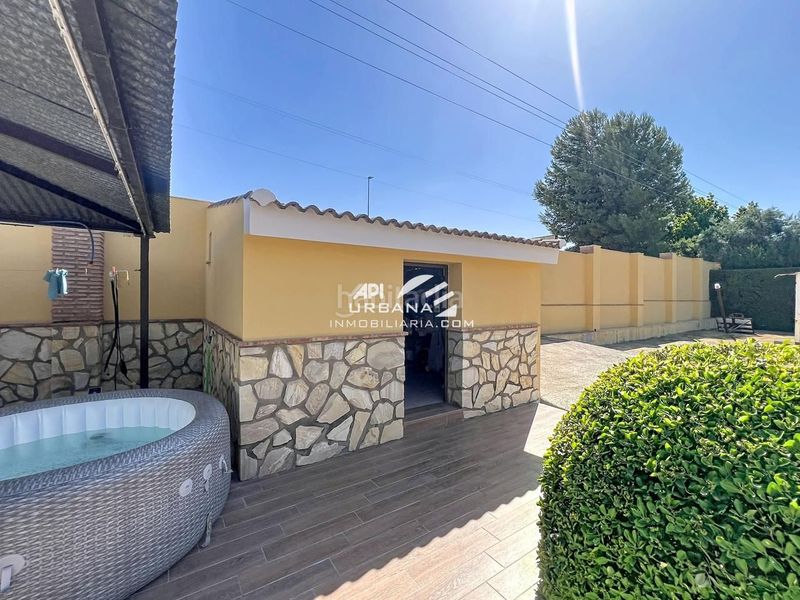 Foto 8f0e914c-f8fc-46e1-a2a6-58329ac5cd95. Casa amb piscina a San Francisco Lucena
