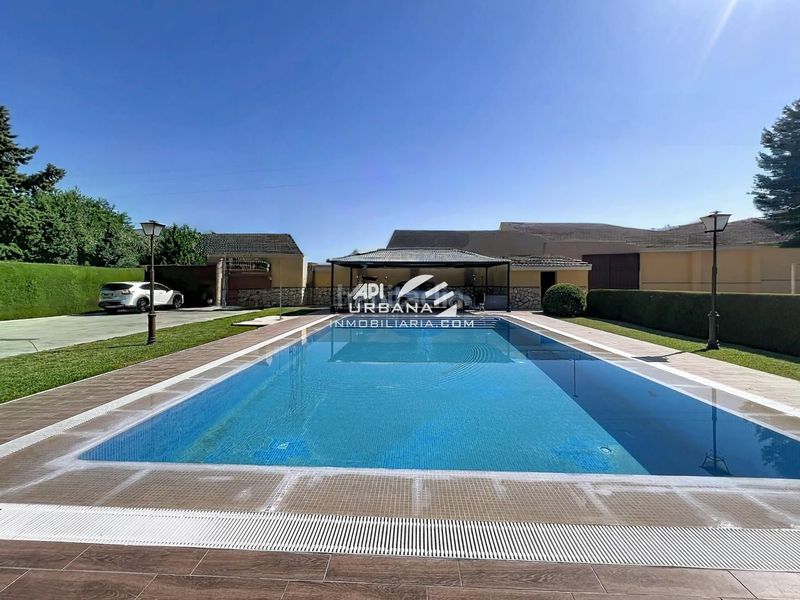 Foto 9938b76a-3771-43b2-8555-2d3a60d8b7ae. Casa amb piscina a San Francisco Lucena