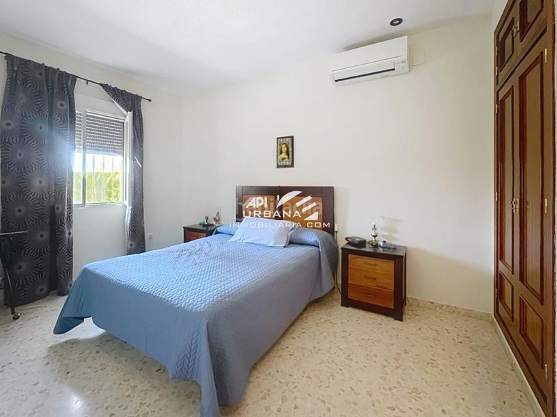 Foto bd4bfc41-e3c2-42f7-8067-137336d014b5. Casa amb piscina a San Francisco Lucena