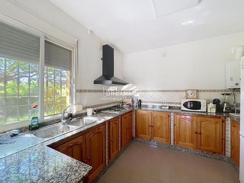 Foto d33af78a-7731-4e0f-a04f-acd24aae7c6a. Casa amb piscina a San Francisco Lucena