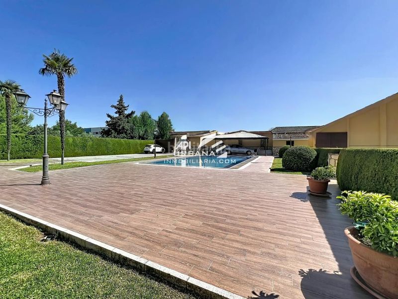 Foto e88c84a7-54d9-43e7-96a4-2aa32fc71a0c. Casa amb piscina a San Francisco Lucena