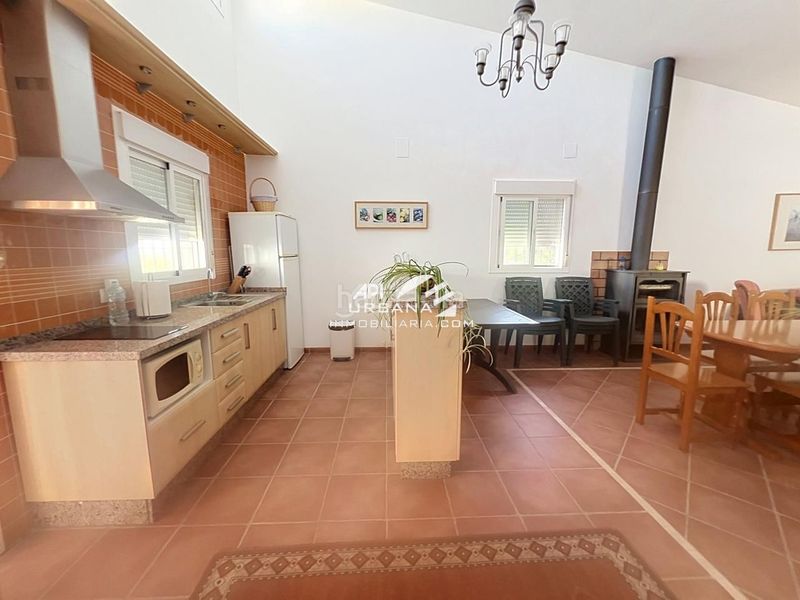 Foto 6f7055af-5c38-43c7-830e-d20624922d5d. Casa amb piscina a Las Vegas - Campoaras Lucena