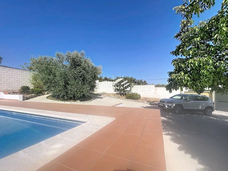 Foto 9387a4ae-1e53-4237-a8e3-0dcf500799b4. Casa amb piscina a Las Vegas - Campoaras Lucena