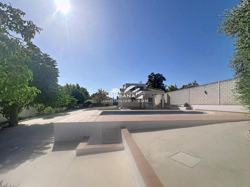 Foto c5cffc06-9a34-4770-b42b-4b4e49af04f9. Casa amb piscina a Las Vegas - Campoaras Lucena