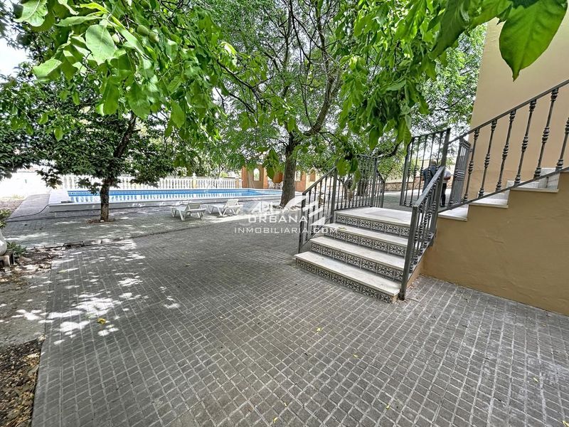 Foto 0de99ec2-df3a-40f5-a716-37a675c8b659. Casa a El Carmen - La Barrera Lucena