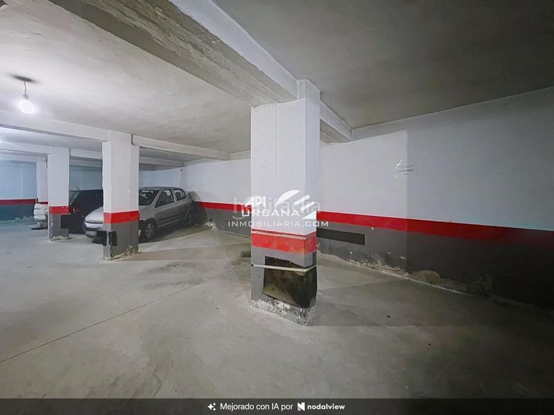 Foto a9ead9b3-2d4b-424d-898f-75e50a43167c. Pis amb aparcament a Centro Lucena