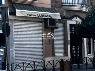 Local Comercial a Calle la Feria
