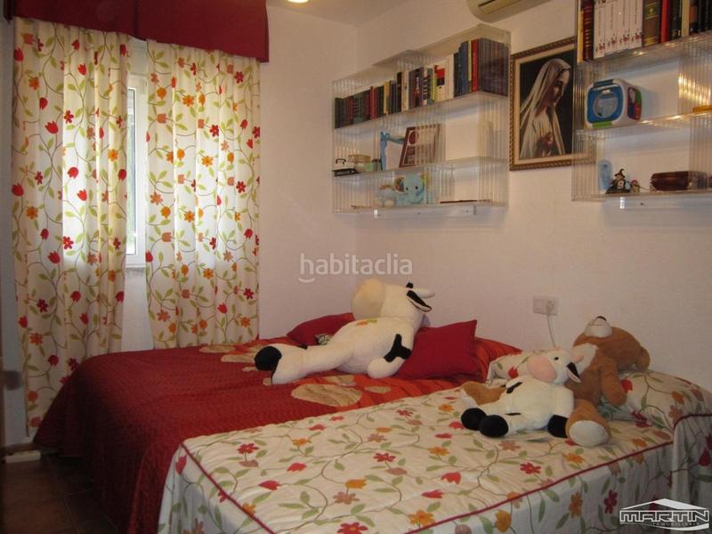 Foto e565ea51-b408-4f83-8e8a-c81e52393e5d. Haus mit pool in Poleares Lucena