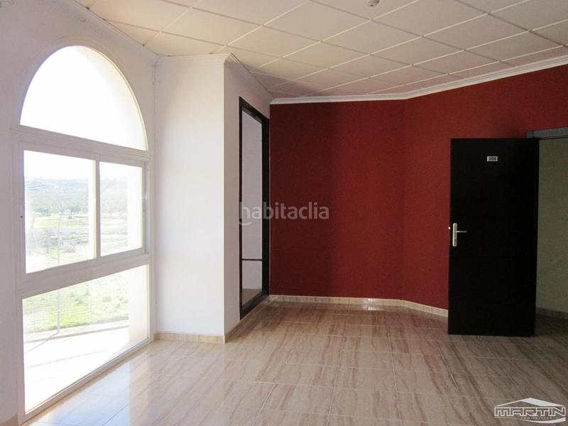 Foto 458afda5-d681-495d-84e4-80d873966b27. Édifice dans rute 34 dans Luque