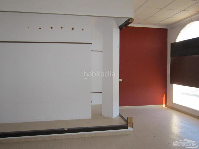 Foto ae38a34c-9611-4d60-ae5d-110947458be3. Édifice dans rute 34 dans Luque