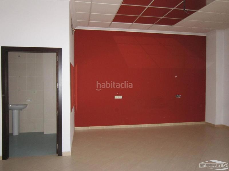 Foto ca0f1e43-85fc-4479-9005-28bdc4a93a58. Édifice dans rute 34 dans Luque