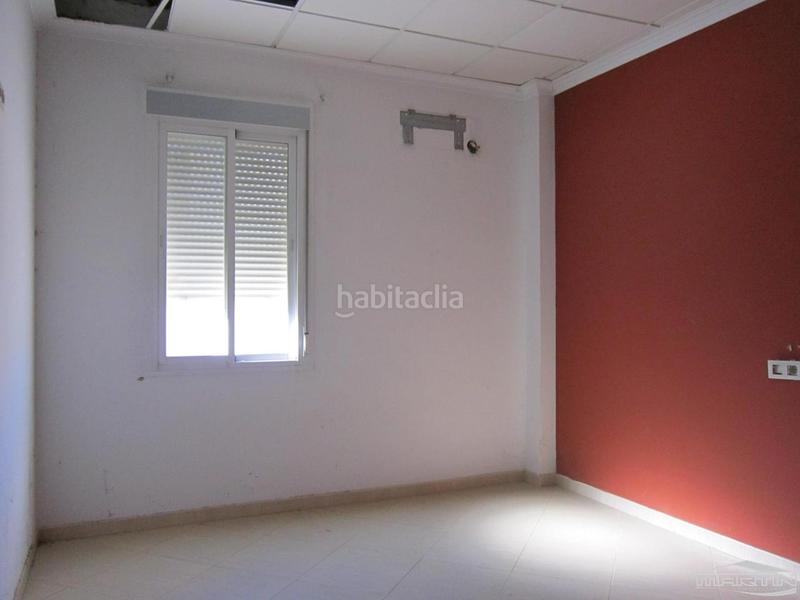 Foto cf8829a1-7c17-4b44-81c2-1e725d3358b0. Édifice dans rute 34 dans Luque