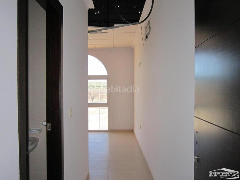 Foto 3d84ccc3-c7e1-48df-b8be-ce90c732fdf2. Edificio en rute 34 en Luque