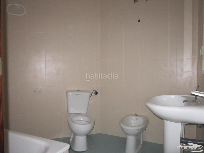 Foto 5e454465-d24e-4d21-aa65-53fbbb7a7c5d. Edificio en rute 34 en Luque