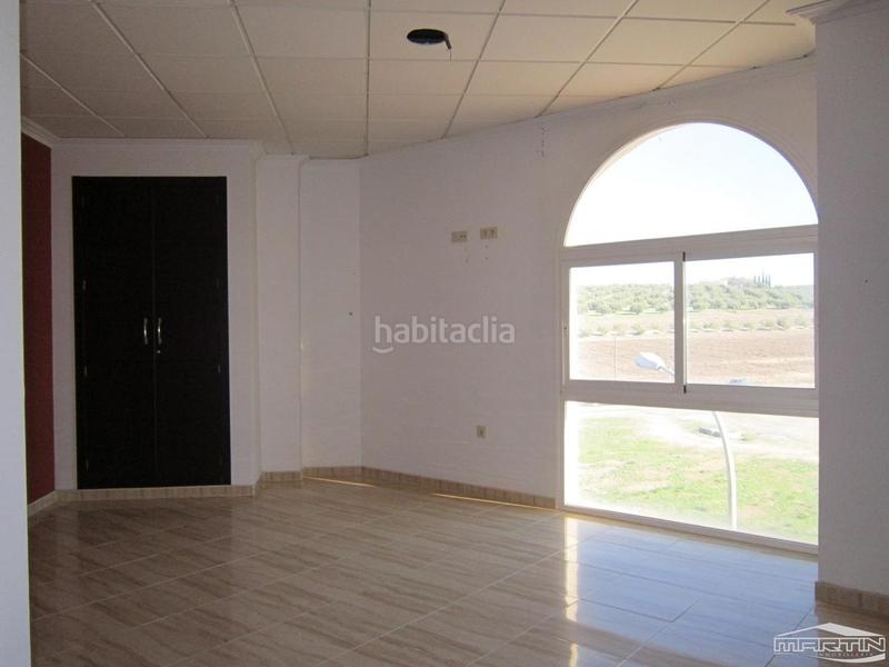 Foto 655c1149-6a70-4001-945a-ea8d685f32f7. Edificio en rute 34 en Luque