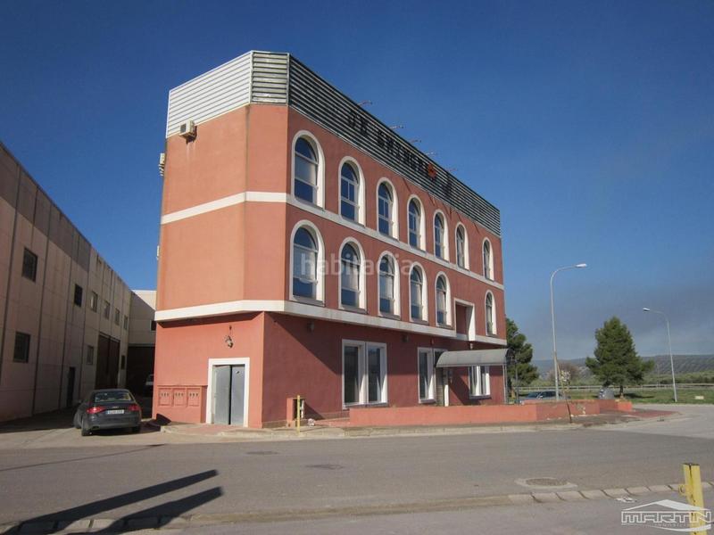 Foto 90475a05-e67a-45b9-9dd7-9facbef4558c. Edificio en rute 34 en Luque