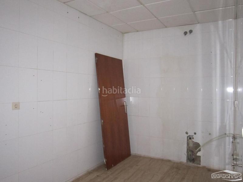 Foto af1213e2-3d17-446c-84ac-bef79b498a55. Edificio en rute 34 en Luque