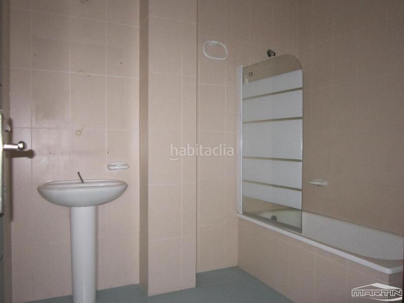 Foto 3dff8f2c-b914-43e5-b92e-5ed10f11f7d0. Edifici a rute 34 a Luque