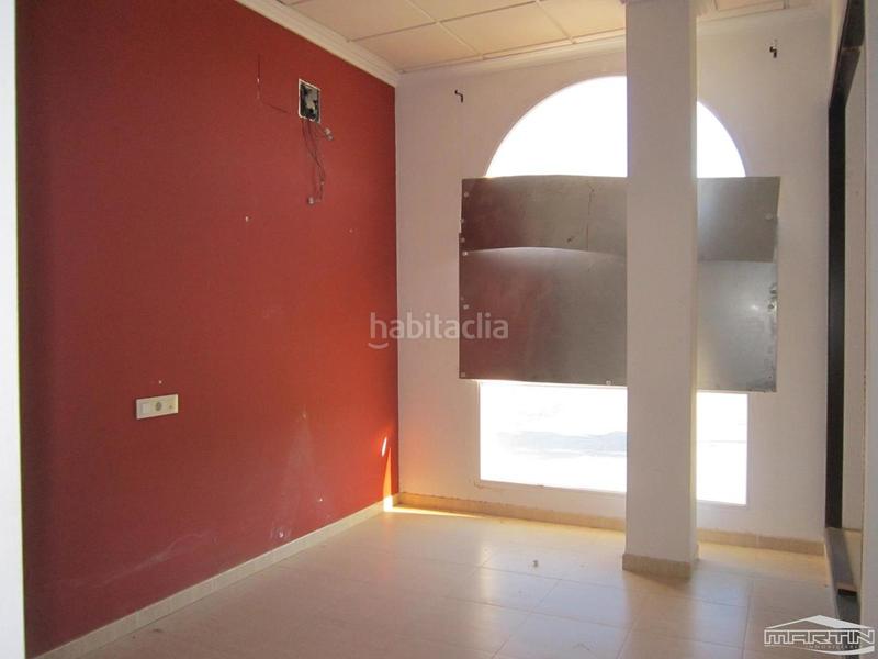 Foto 5d352620-16c0-451a-a3df-46df86e79a65. Edifici a rute 34 a Luque