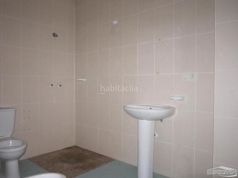 Foto 89e1d814-b1f5-4598-972a-aa7d2705f79f. Edifici a rute 34 a Luque