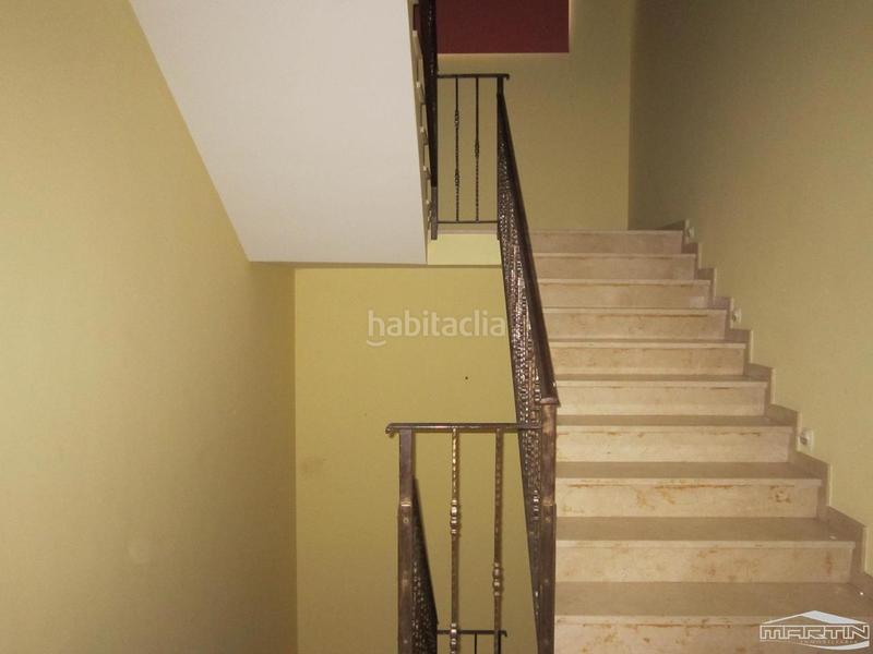 Foto f09a1fc3-21a7-4477-aed5-e78e686b052e. Edifici a rute 34 a Luque