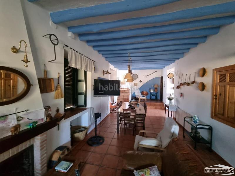 Foto a03fbe83-5b64-4995-a125-24d9d9f3282b. Casa con piscina in Cabra