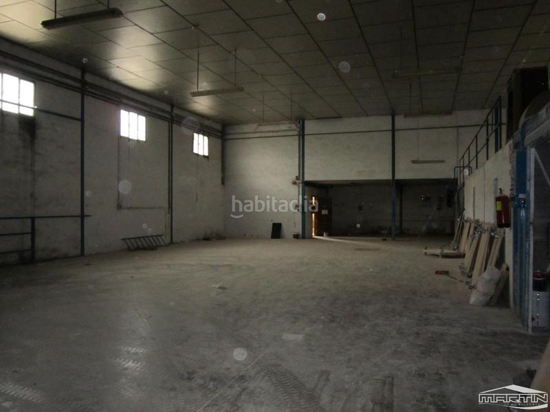 Foto 8fad15ed-e4cc-48ce-bd1f-64ee29f91a8b. Capannone industriale in Poleares Lucena