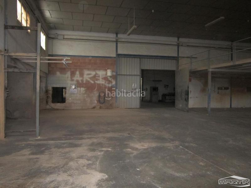 Foto b6cb3d3c-7c0b-4fcb-b097-f7fbc1e7d449. Capannone industriale in Poleares Lucena