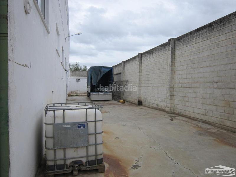 Foto bc1105ee-9438-4208-9a07-9ce62761e123. Industrial building in Poleares Lucena