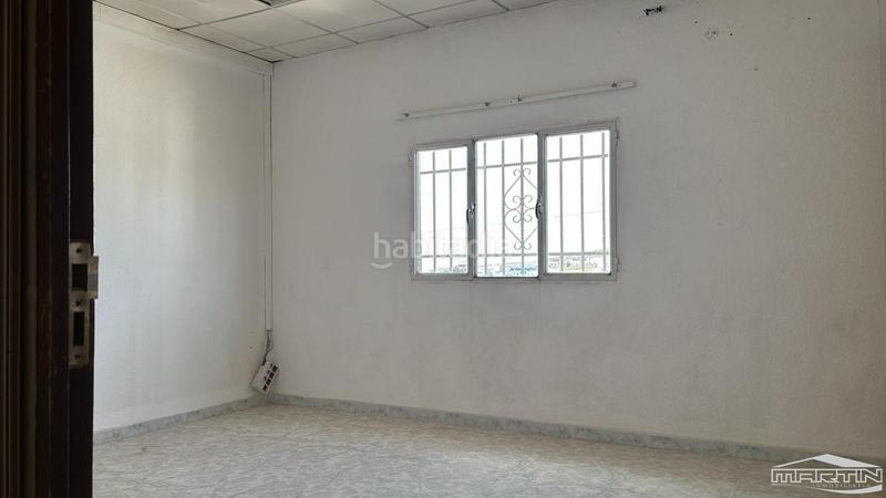 Foto e3c04ff8-6cf3-4a0b-82e8-746f707b7b94. Nau industrial a Poleares Lucena