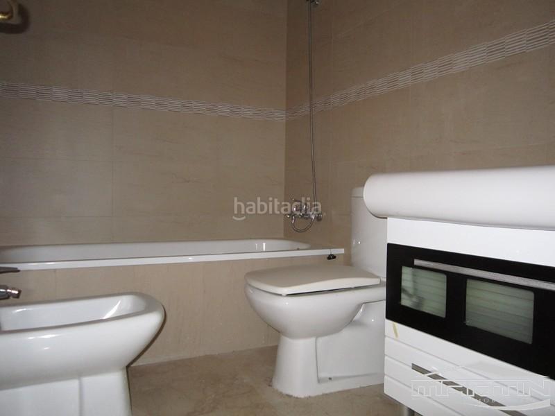 Foto fc9d4ae7-1ba1-4562-8330-636eb5234941. Piso en de luis alberto de cuenca 70 en El Valle Lucena