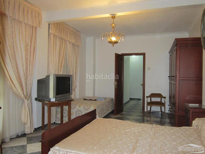 Foto c714108a-d3cc-45cf-855d-f3cb41199f54. Casa en Centro Lucena