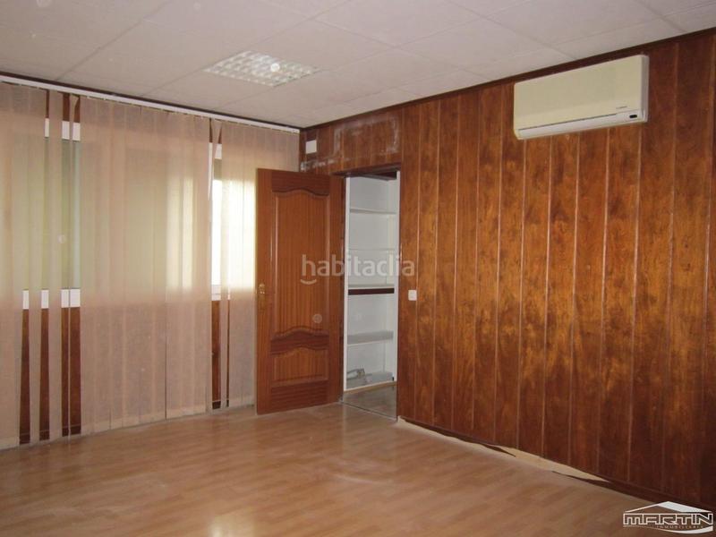 Foto a66b5668-e5f6-4d79-802e-f2cf79b178ca. Bâtiment à usage industriel dans Poleares Lucena