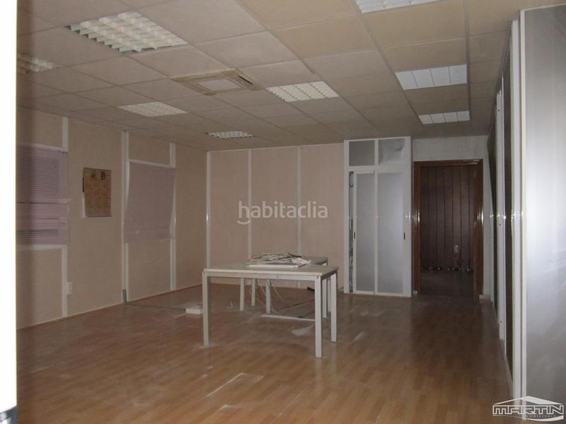 Foto f8c0d3d8-c37e-49fb-aa11-ae0376d7fd92. Bâtiment à usage industriel dans Poleares Lucena