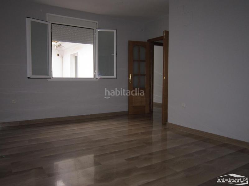 Foto 9844dbbb-dc54-4d9e-b6c7-a0f40b81a67d. Alquiler piso en Centro Lucena