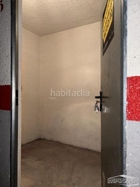 Foto b79d322d-2529-4999-ae17-7e5892934b5a. Parking coche en treinta y uno de octubre 20 en Rute