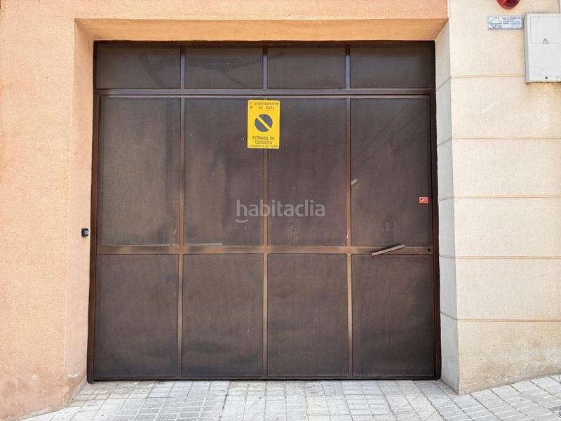 Foto 42b62f16-bb34-41a8-949d-6bca6b30a7c0. Parking coche en treinta y uno de octubre 20 en Rute