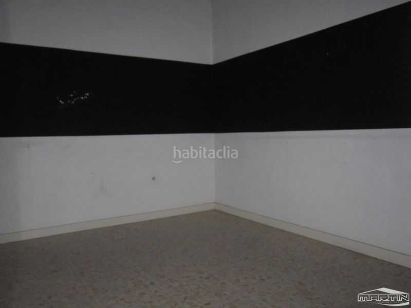 Foto 471b4267-8f3a-4df4-a2fc-6368523a6a34. Local comercial a Centro Lucena
