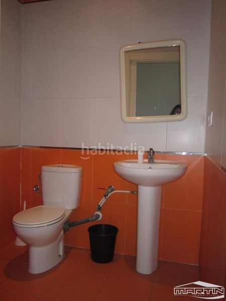 Foto e6b0ed03-ee66-49e5-a4be-94d8139b8479. Local comercial a Centro Lucena