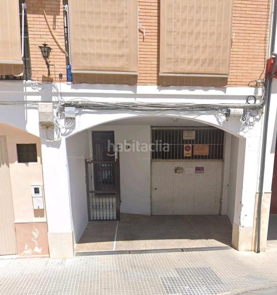 Foto d8e53c95-14ba-4874-afe8-b02cf40b9cf9. Car parking in San Francisco Lucena