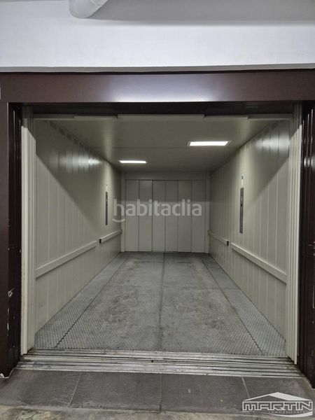 Foto 67185bba-5a2f-468a-a13a-cc0bcb34e40f. Aparcament cotxe a jardín Lucena Lucena
